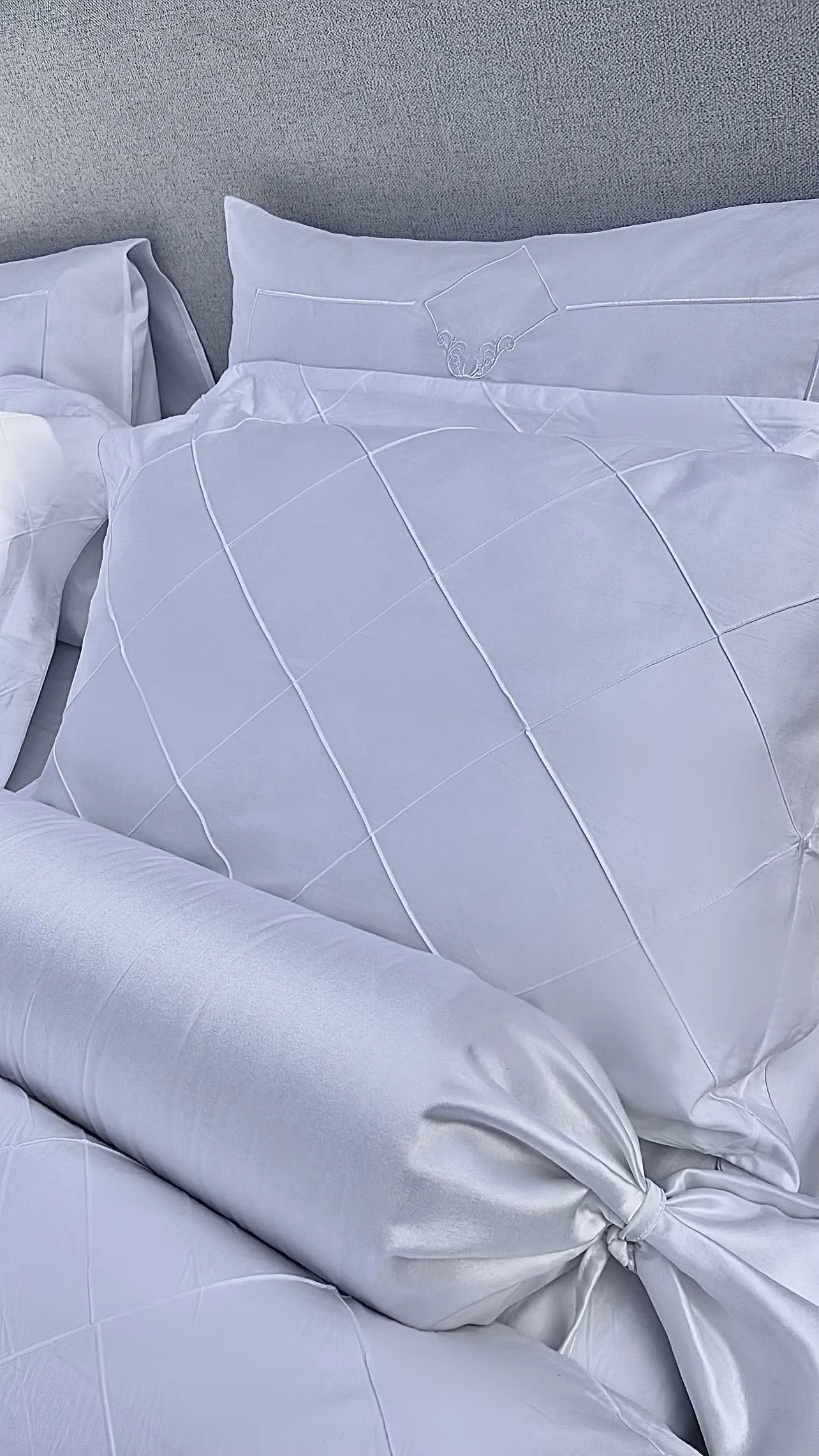 דגם ״גפן״ - רקמה לבנה צפיפות 500tc