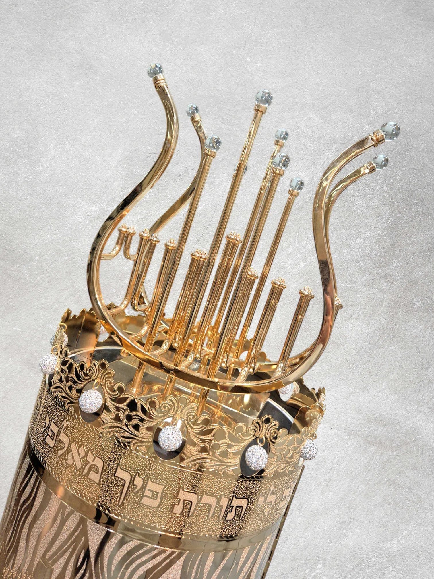 תיק לספר תורה דגם "נבל דוד המלך" זהב