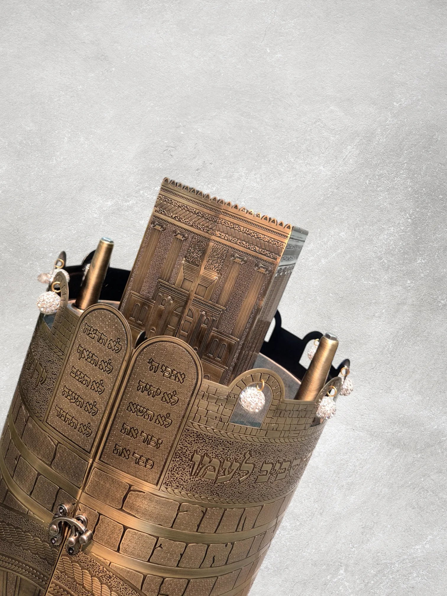 תיק לספר תורה פרימיום דגם “ירושלים” זהב מושחר