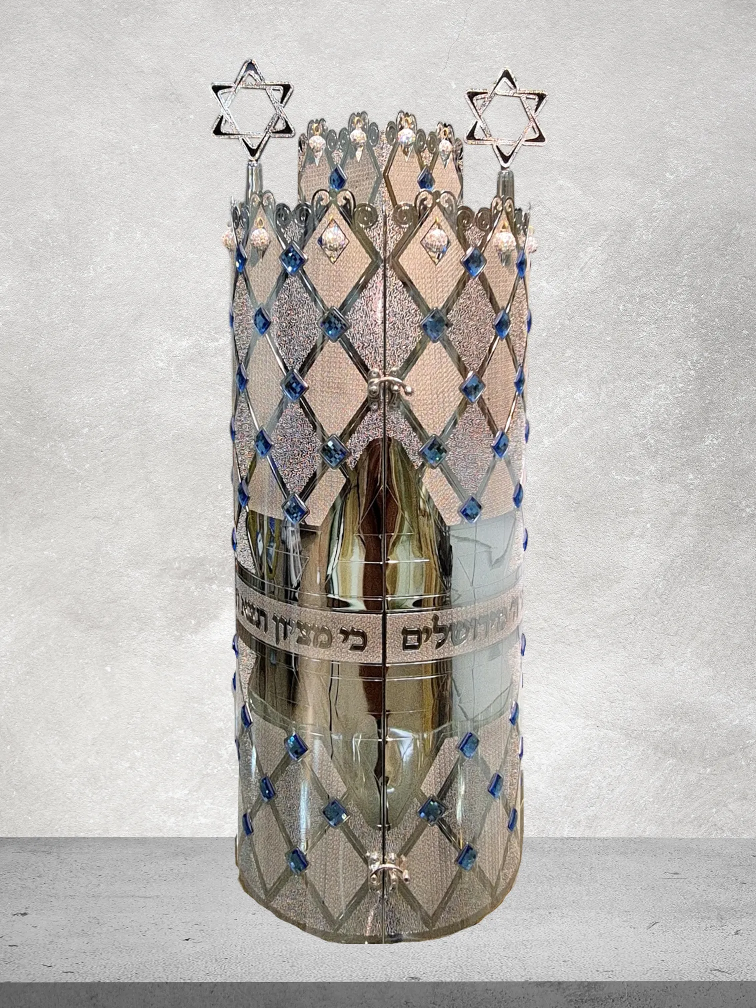 תיק לספר תורה פרימיום דגם “מגן דוד” משובץ זהב לבן