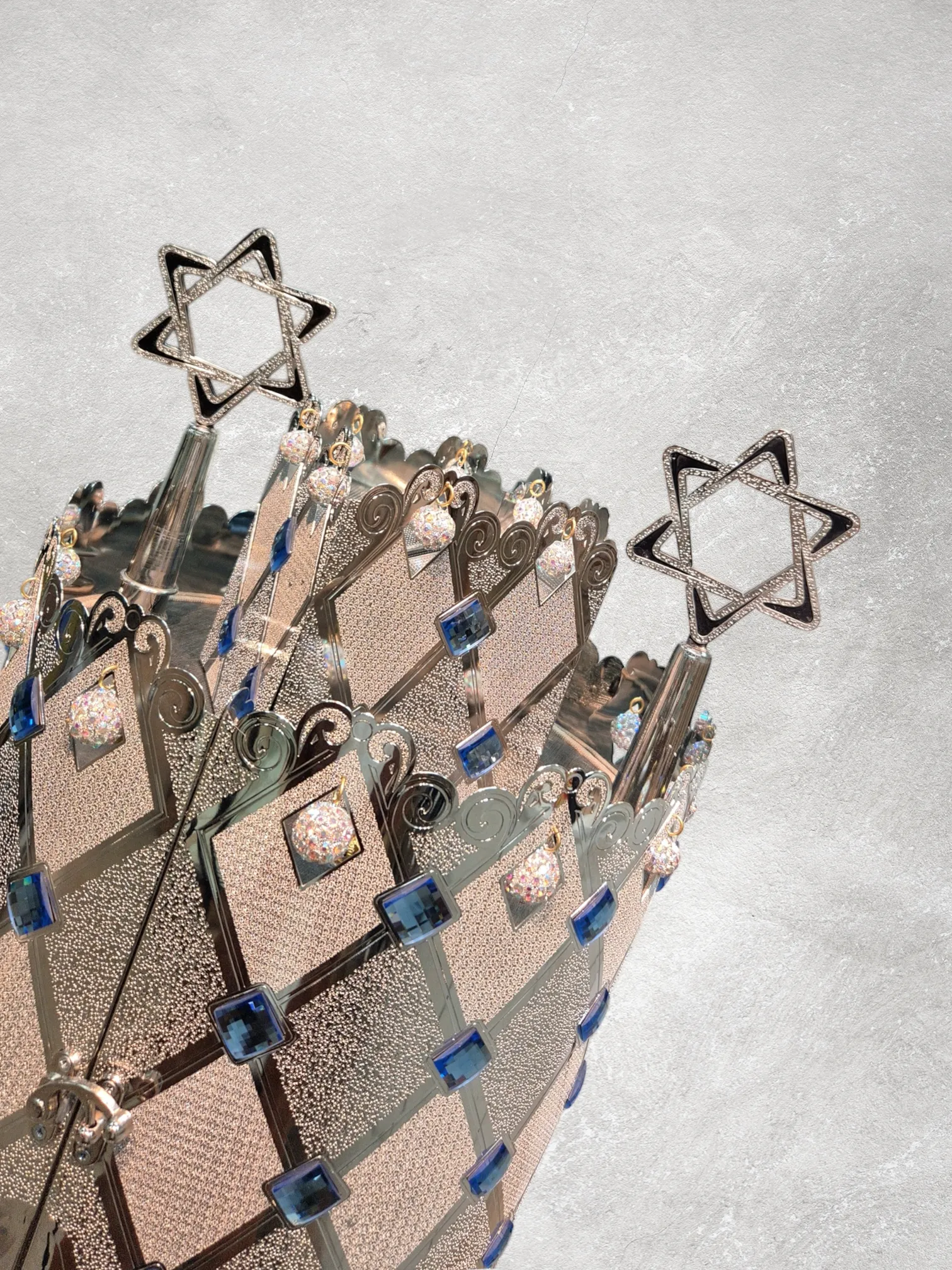 תיק לספר תורה פרימיום דגם “מגן דוד” משובץ זהב לבן