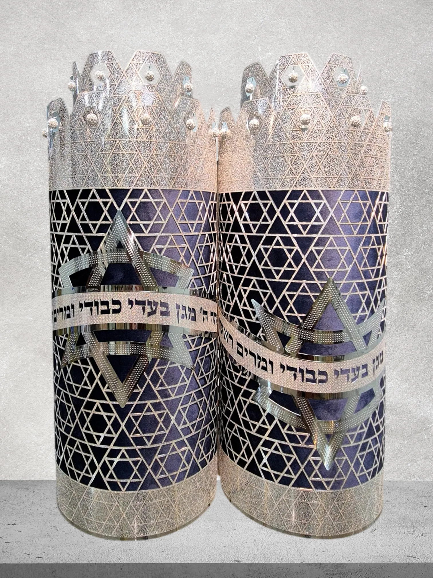 תיק לספר תורה פרימיום דגם “מגן דוד” טקסטורה כחולה בעיצוב אישי