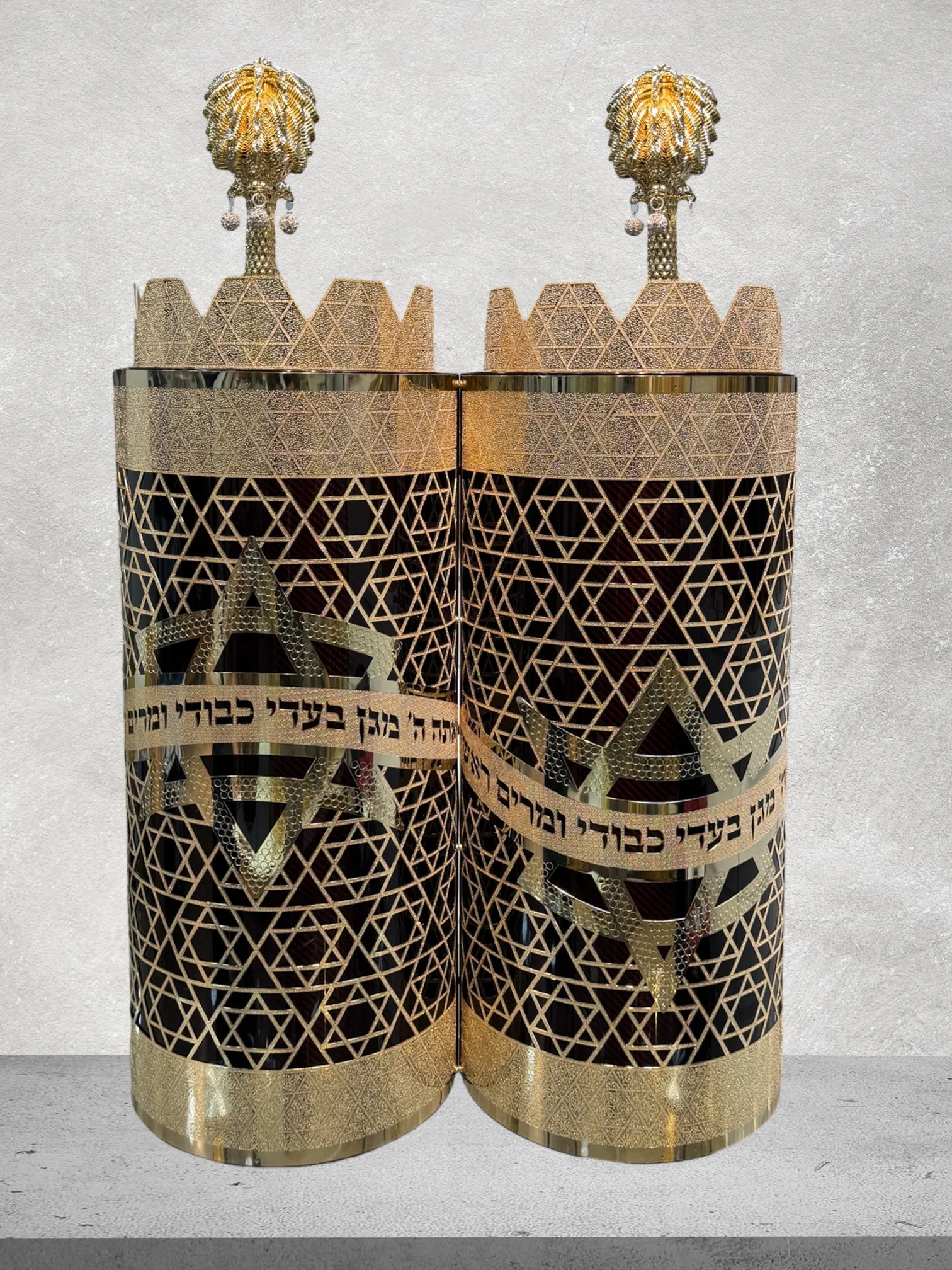 תיק לספר תורה קרבון חום מעושן