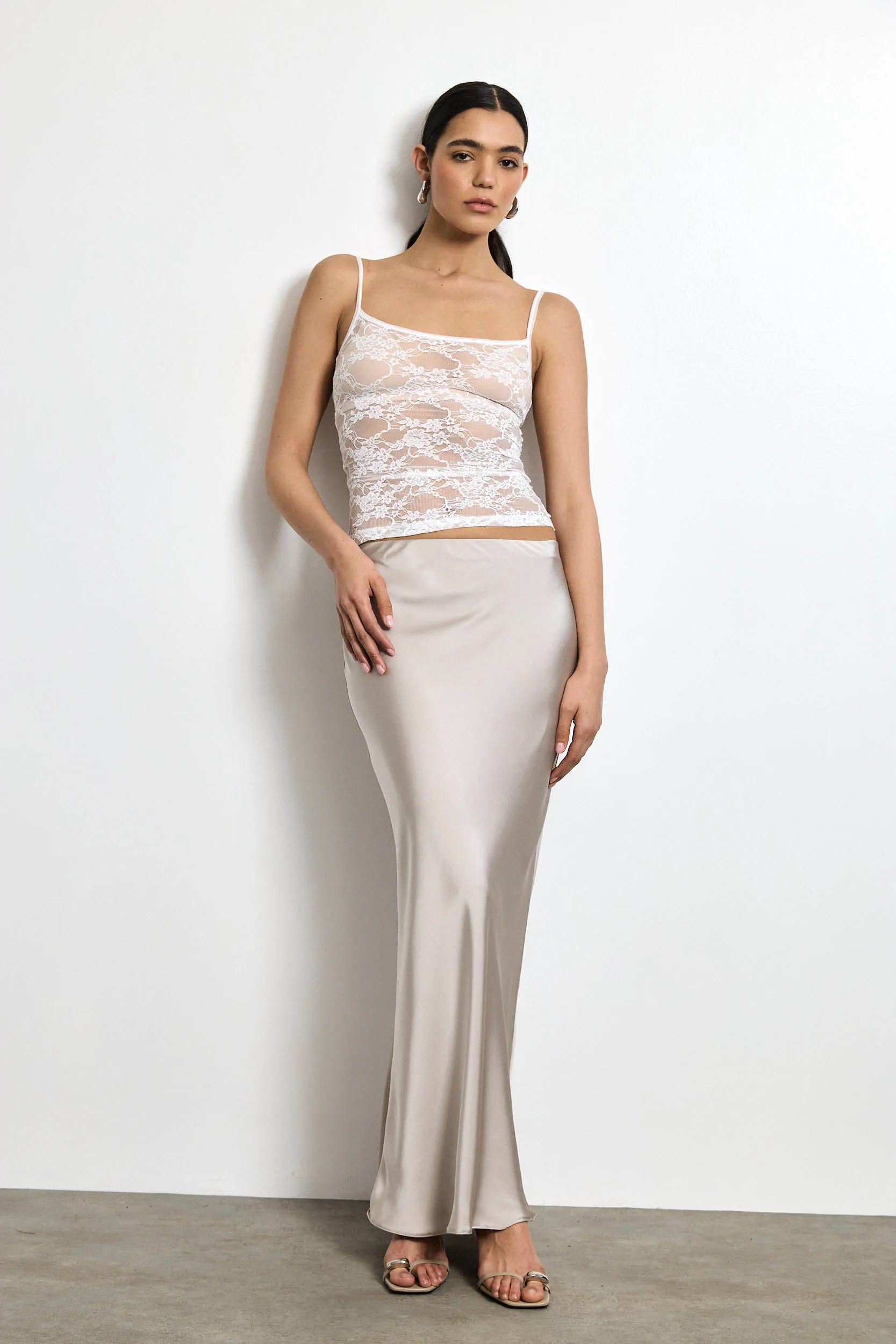 גופיית תחרה אלי