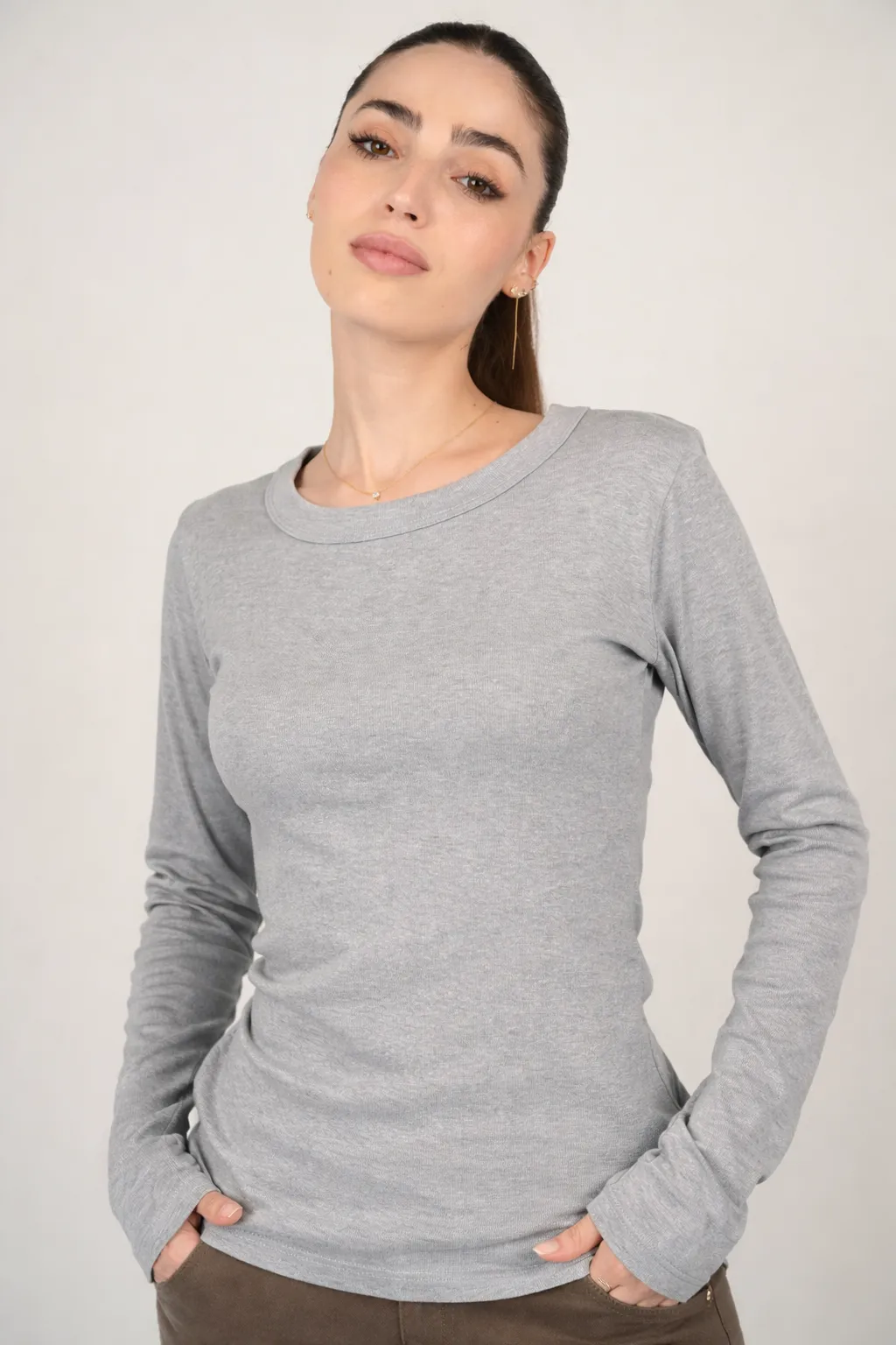 טישרט ניקי כפפה